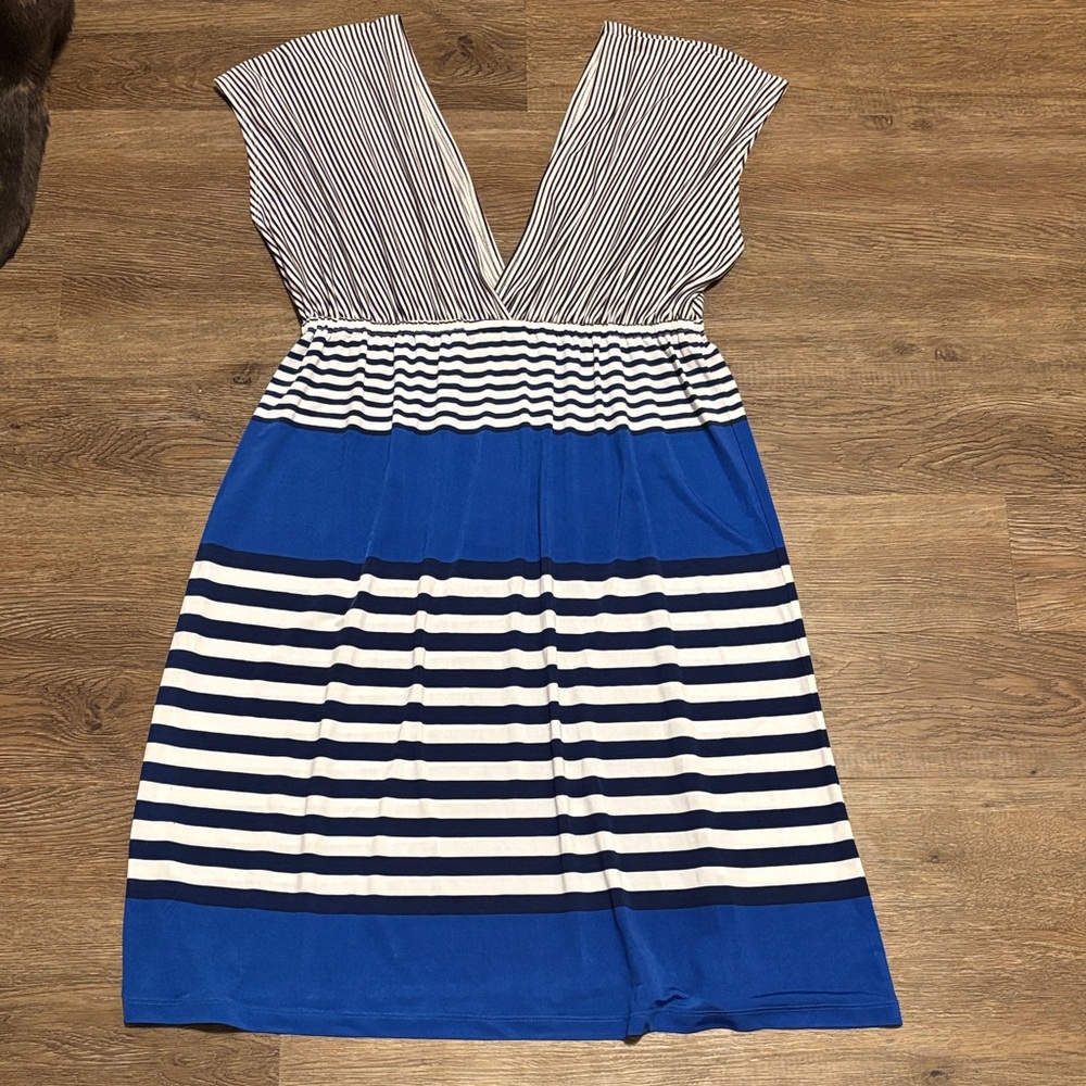 brand new women’s white and blue striped dress